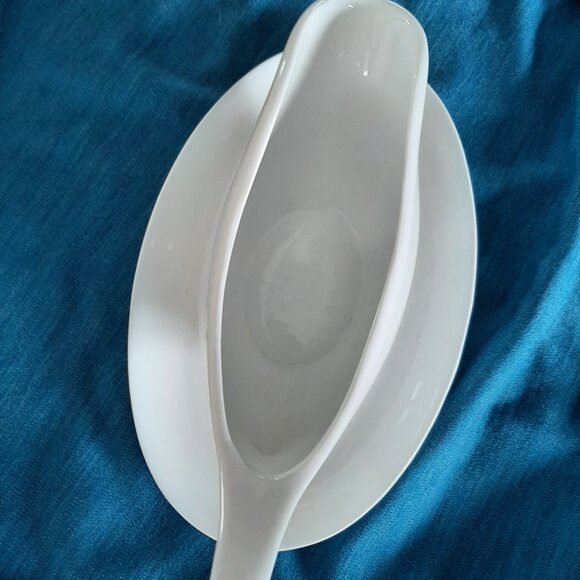 Gravy/sauce boat with matching plate - Picture 2 of 2